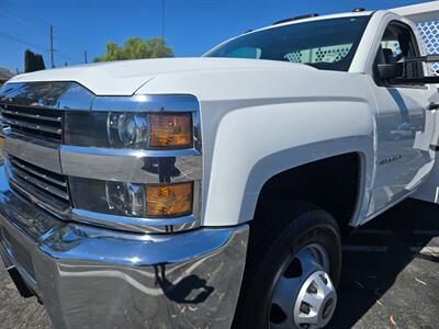2017 Chevrolet Silverado 3500HD CC STAKE BED 6.0L,PWR LIF GATE.   - Photo 19 - Santa Ana, CA 92703