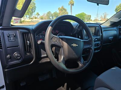 2017 Chevrolet Silverado 3500HD CC STAKE BED 6.0L,PWR LIF GATE.   - Photo 23 - Santa Ana, CA 92703