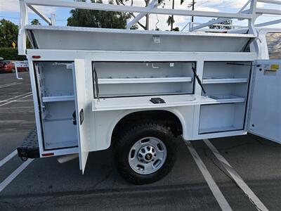 2019 Chevrolet Silverado 2500 HD Crew Ca LS  Utility 6.0L Gas,4x4,ladder rack! - Photo 2 - Santa Ana, CA 92703