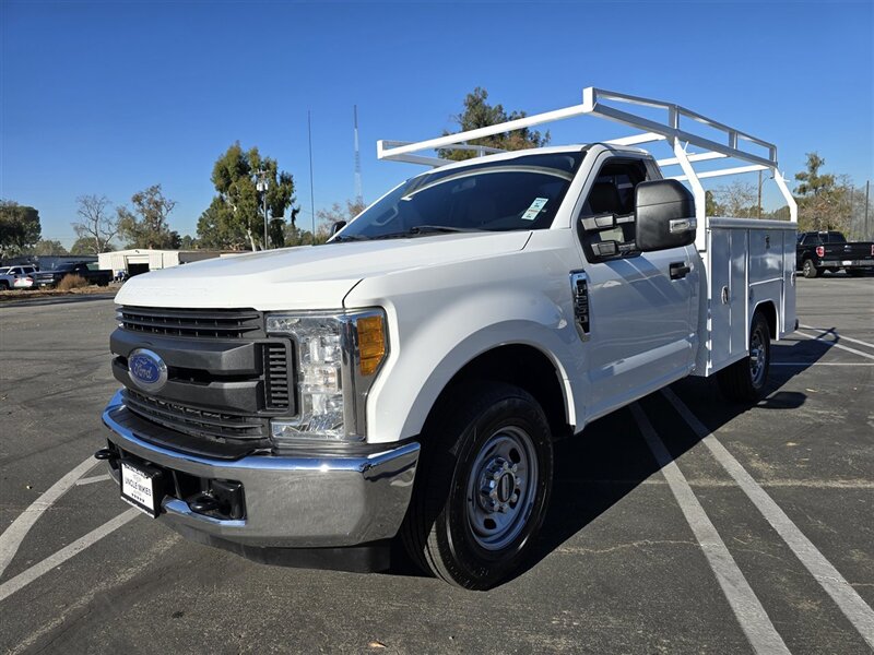 2017 Ford F-250 Super Duty XL UTILITY 6.2L GAS,ONLY 83K MILES!   - Photo 1 - Santa Ana, CA 92703