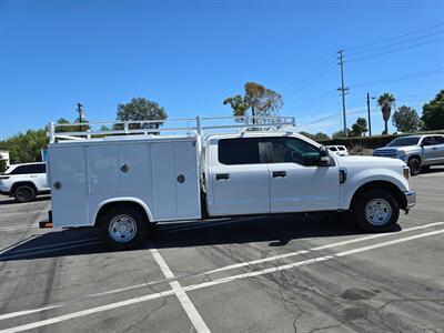 2018 Ford F-250 Super Duty XL Jumbo Royal Enclosed bed,ladder rack! - Photo 4 - Santa Ana, CA 92703
