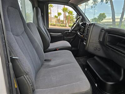 2006 GMC Medium Duty C4500 Service utility 8.1L V8 Gas, ONLY 56K MILES,ONE OWNER! - Photo 10 - Santa Ana, CA 92703
