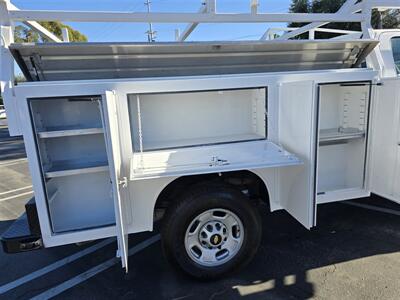 2016 Chevrolet 2500 work truck Utility 6.0L Gas,ONLY 79L MILES! - Photo 3 - Santa Ana, CA 92703