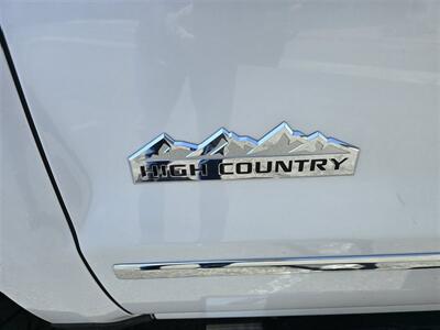 2019 Chevrolet Silverado 2500 High Country  4x4,pearl white color,4 new tires! - Photo 2 - Santa Ana, CA 92703