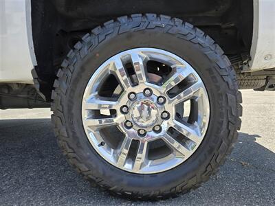 2019 Chevrolet Silverado 2500 High Country  4x4,pearl white color,4 new tires! - Photo 20 - Santa Ana, CA 92703