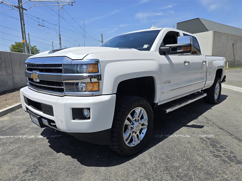 2019 Chevrolet Silverado 2500 High Country  4x4,pearl white color,4 new tires! - Photo 1 - Santa Ana, CA 92703