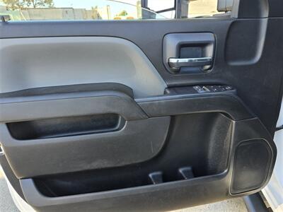2018 Chevrolet Comm 2500 work truck,Utility,6.0L Gas,Air Compressor,  Power inverter,pull out bed tray! - Photo 20 - Santa Ana, CA 92703