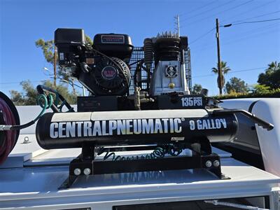 2018 Chevrolet Comm 2500 work truck,Utility,6.0L Gas,Air Compressor,  Power inverter,pull out bed tray! - Photo 4 - Santa Ana, CA 92703