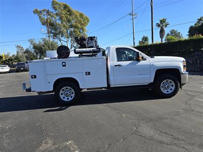 2018 Chevrolet Comm 2500 work truck,Utility,6.0L Gas,Air Compressor,  Power inverter,pull out bed tray! - Photo 2 - Santa Ana, CA 92703
