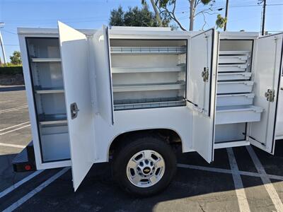 2015 Chevrolet Comm 2500 UTILITY 6.0L gas, UTILITY  JUMBO ENCLOSED BED.   - Photo 2 - Santa Ana, CA 92703