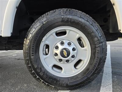 2017 Chevrolet 2500 Work Truck Utility 6.0L Gas, Royal bed, 4-Wheel drive! - Photo 13 - Santa Ana, CA 92703