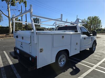 2020 Ford F-250 Super Duty XL UTILITY 6.2L GAS,LADDER RACK.   - Photo 5 - Santa Ana, CA 92703