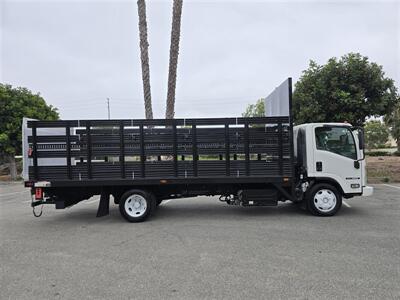 2020 ISUZU NRR HD  STAKE BED, 5.2L DIESEL,20FT BED,LFT GATE! - Photo 5 - Santa Ana, CA 92703
