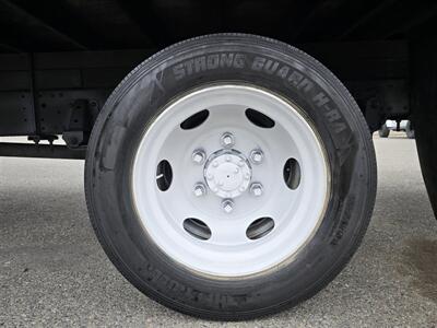 2020 ISUZU NRR HD  STAKE BED, 5.2L DIESEL,20FT BED,LFT GATE! - Photo 13 - Santa Ana, CA 92703