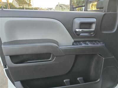 2019 Chevrolet Silverado 2500HD utility 6.0L GAS, 8FT ROYAL BED.   - Photo 18 - Santa Ana, CA 92703