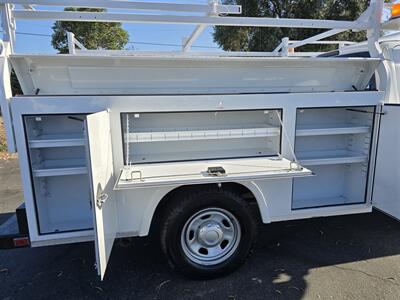 2019 Ford F-350 Super Duty XL  Utility 6.2L Flex fuel, 8ft Royal bed, - Photo 2 - Santa Ana, CA 92703