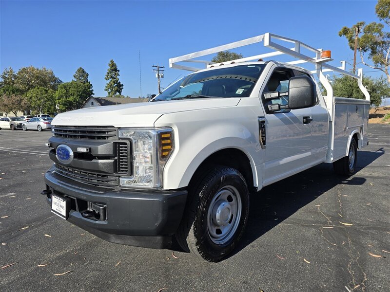 2019 Ford F-350 Super Duty XL  Utility 6.2L Flex fuel, 8ft Royal bed, - Photo 1 - Santa Ana, CA 92703