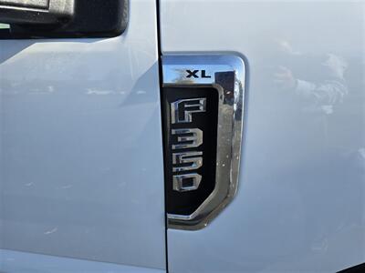 2019 Ford F-350 Super Duty XL  Utility 6.2L Flex fuel, 8ft Royal bed, - Photo 24 - Santa Ana, CA 92703