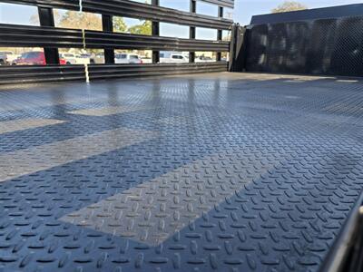 2022 Ford F550 XLT STAKE BED,6.7L DIESEL,4-WHEEL DRIVE,  PWR LFT GATE! - Photo 24 - Santa Ana, CA 92703