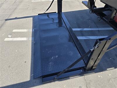 2022 Ford F550 XLT STAKE BED,6.7L DIESEL,4-WHEEL DRIVE,  PWR LFT GATE! - Photo 15 - Santa Ana, CA 92703