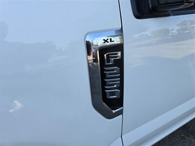 2019 Ford F-250 Super Duty XL Utility 6.2L Flex Fuel.   - Photo 17 - Santa Ana, CA 92703