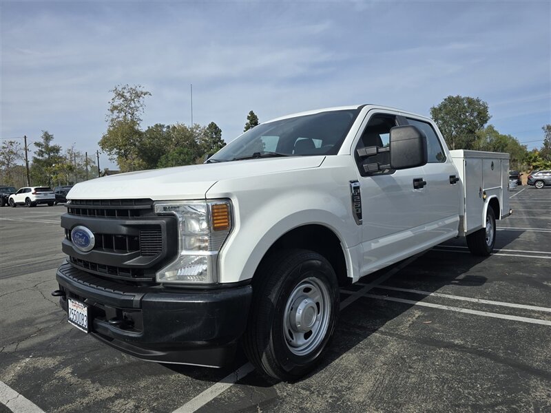 2020 Ford Commercial F-250 Super Duty XL  Utility 6.2L Flex fuel,8ft Royal bed,4 new tires! - Photo 1 - Santa Ana, CA 92703