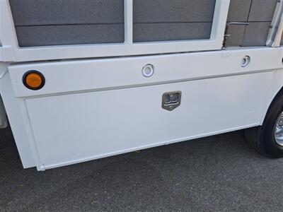 2017 Ford Commercial F550 XLT  POWER LIFT GATE! - Photo 16 - Santa Ana, CA 92703