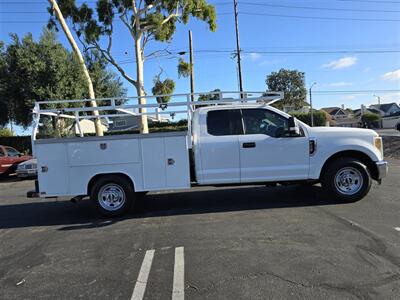 2017 Ford F350 XL UTILITY 6.2L GAS,LADDER RACK.   - Photo 4 - Santa Ana, CA 92703