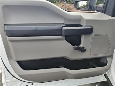 2017 Ford Commercial F-450 Super Duty XL  2000LB PWR LIFT GATE! - Photo 30 - Santa Ana, CA 92703