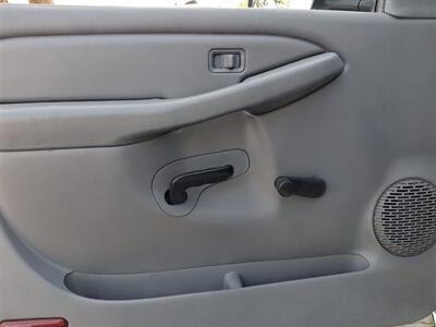 2007 Chevrolet Silverado 2500HD Classic UTILITY 6.0L GAS, ONLY 66K MILES! - Photo 16 - Santa Ana, CA 92703