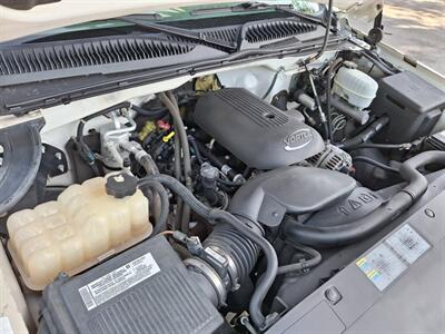 2007 Chevrolet Silverado 2500HD Classic UTILITY 6.0L GAS, ONLY 66K MILES! - Photo 12 - Santa Ana, CA 92703
