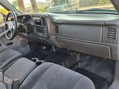 2007 Chevrolet Silverado 2500HD Classic UTILITY 6.0L GAS, ONLY 66K MILES! - Photo 17 - Santa Ana, CA 92703