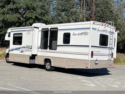 2006 Fleetwood Jamboree 31M   - Photo 4 - Burbank, CA 91502