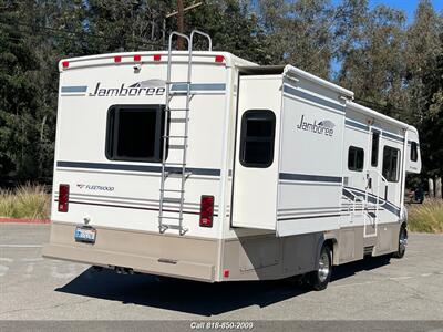 2006 Fleetwood Jamboree 31M   - Photo 3 - Burbank, CA 91502