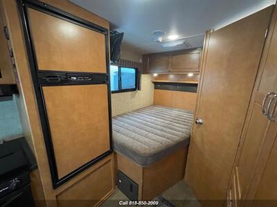 2017 Winnebago Spirit 22R   - Photo 12 - Burbank, CA 91502