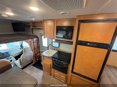 2017 Winnebago Spirit 22R   - Photo 20 - Burbank, CA 91502