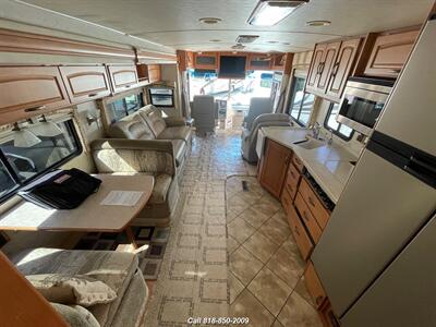 2006 Winnebago Itasca Meridian   - Photo 7 - Burbank, CA 91502