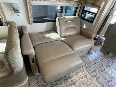 2006 Winnebago Itasca Meridian   - Photo 20 - Burbank, CA 91502