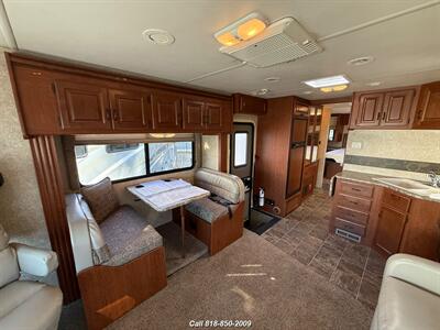 2011 Four Winds Hurricane 31D   - Photo 17 - Burbank, CA 91502