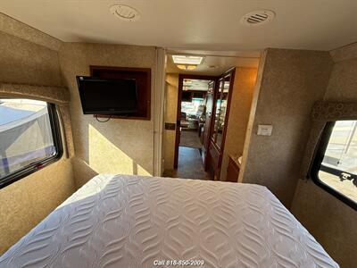 2011 Four Winds Hurricane 31D   - Photo 40 - Burbank, CA 91502