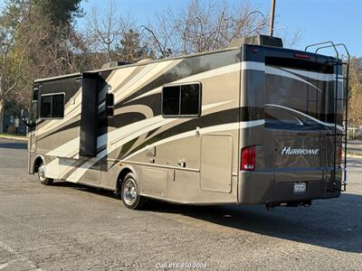 2011 Four Winds Hurricane 31D   - Photo 7 - Burbank, CA 91502