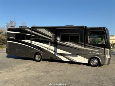 2011 Four Winds Hurricane 31D   - Photo 3 - Burbank, CA 91502