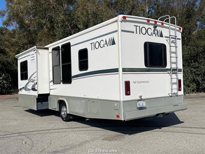 2006 Fleetwood Tioga 31M   - Photo 5 - Burbank, CA 91502