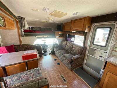 2006 Fleetwood Tioga 31M   - Photo 15 - Burbank, CA 91502