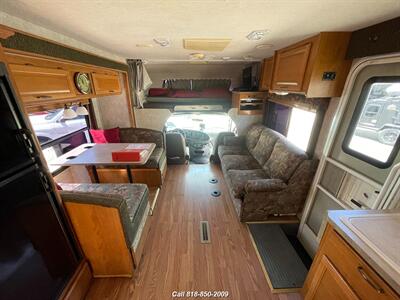 2006 Fleetwood Tioga 31M   - Photo 13 - Burbank, CA 91502