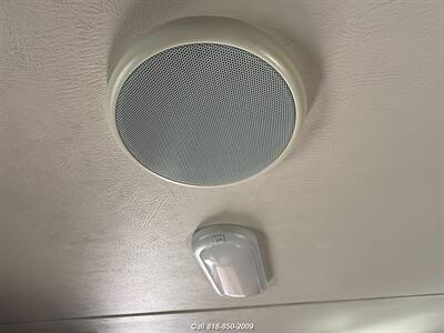 2015 Jayco Ultra Lite X17Z   - Photo 38 - Burbank, CA 91502