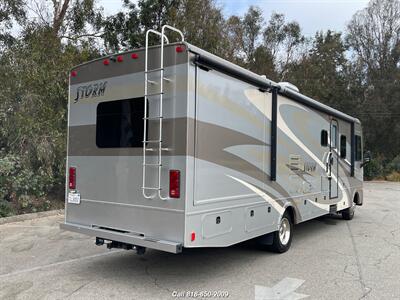 2015 Fleetwood Storm 32V   - Photo 8 - Burbank, CA 91502