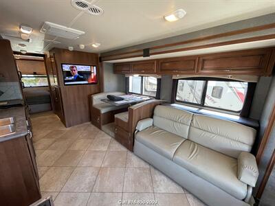 2015 Fleetwood Storm 32V   - Photo 10 - Burbank, CA 91502