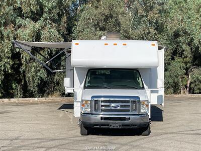 2010 Coachmen Freelander 32BH   - Photo 9 - Burbank, CA 91502