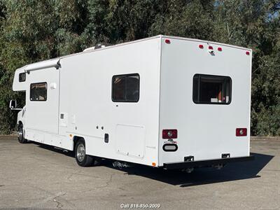 2010 Coachmen Freelander 32BH   - Photo 6 - Burbank, CA 91502